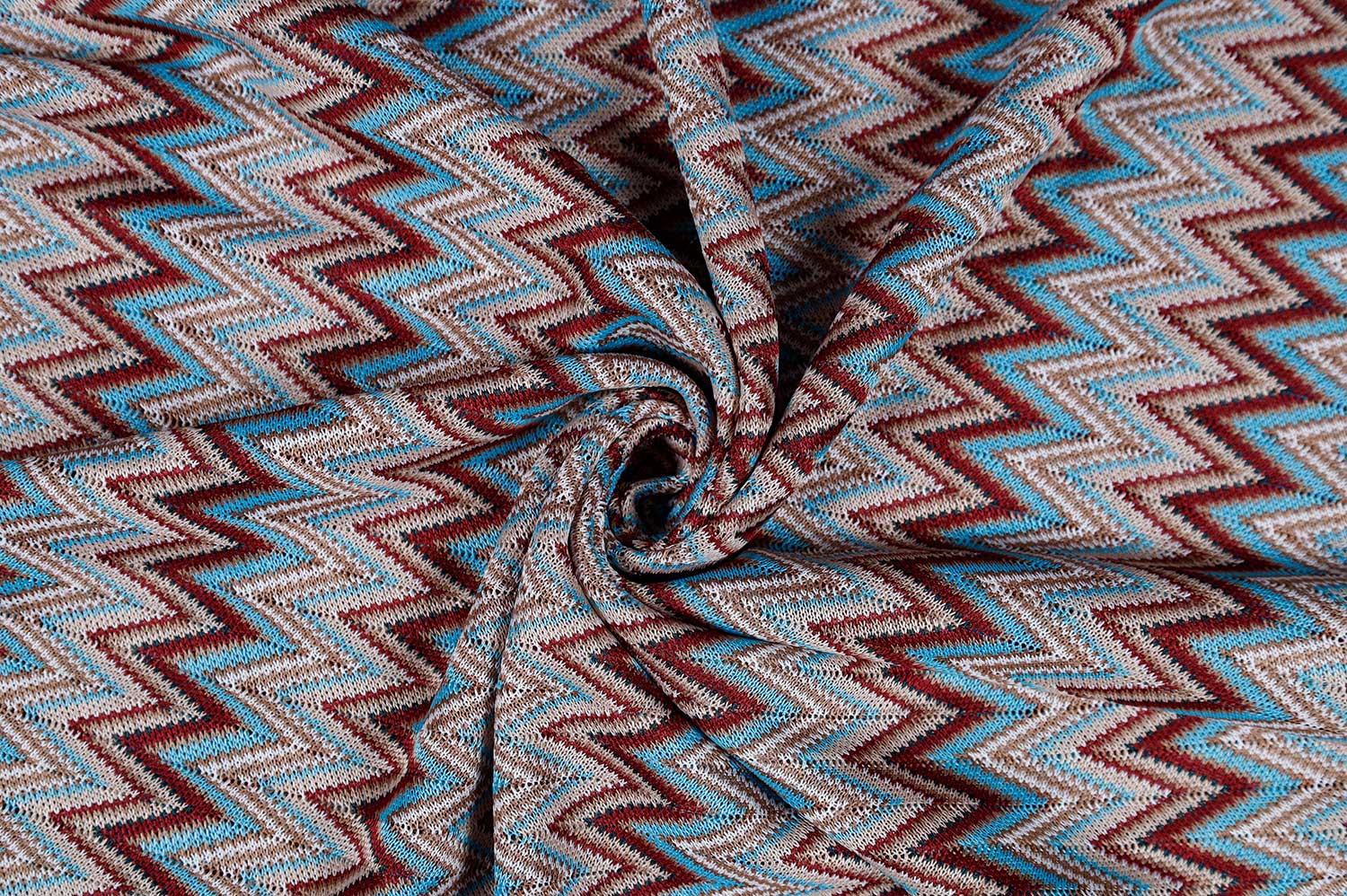 zig-zag-poly-knitted